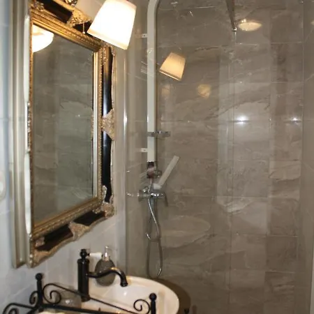 Luve Romanticni Stan Sa Balkonom Appartement